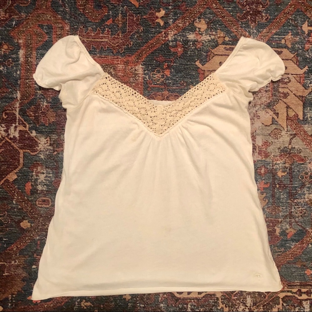 ⭐️ Abercrombie & Fitch white Embroidered Blouse